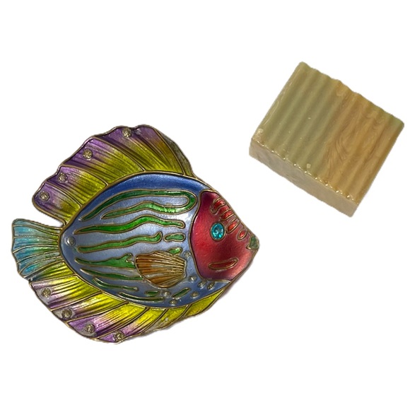 Glamour Jeweled Fish Soap Dish & Handcrafted Soap Bar - Picture 8 of 10